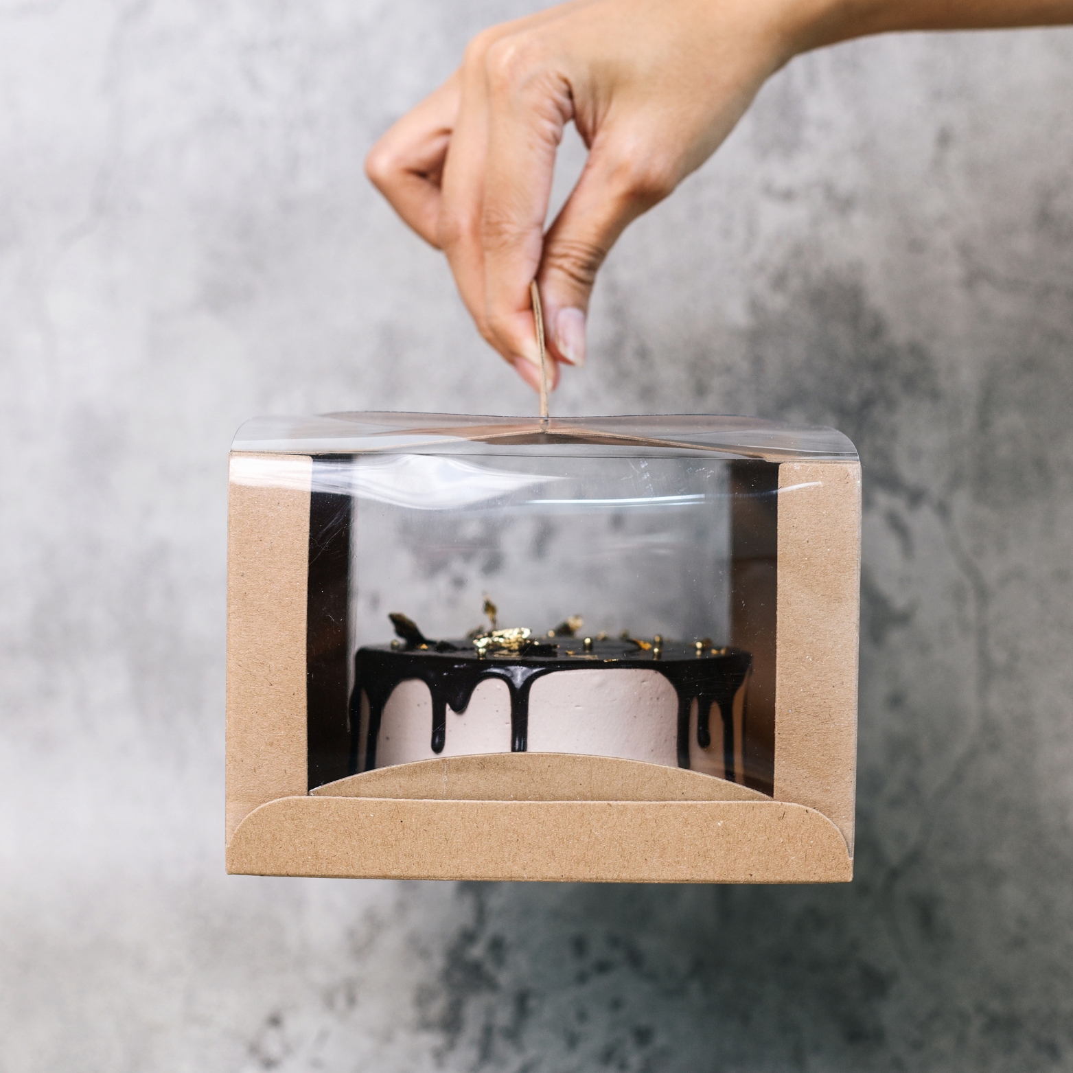 Transparent retail packaging 