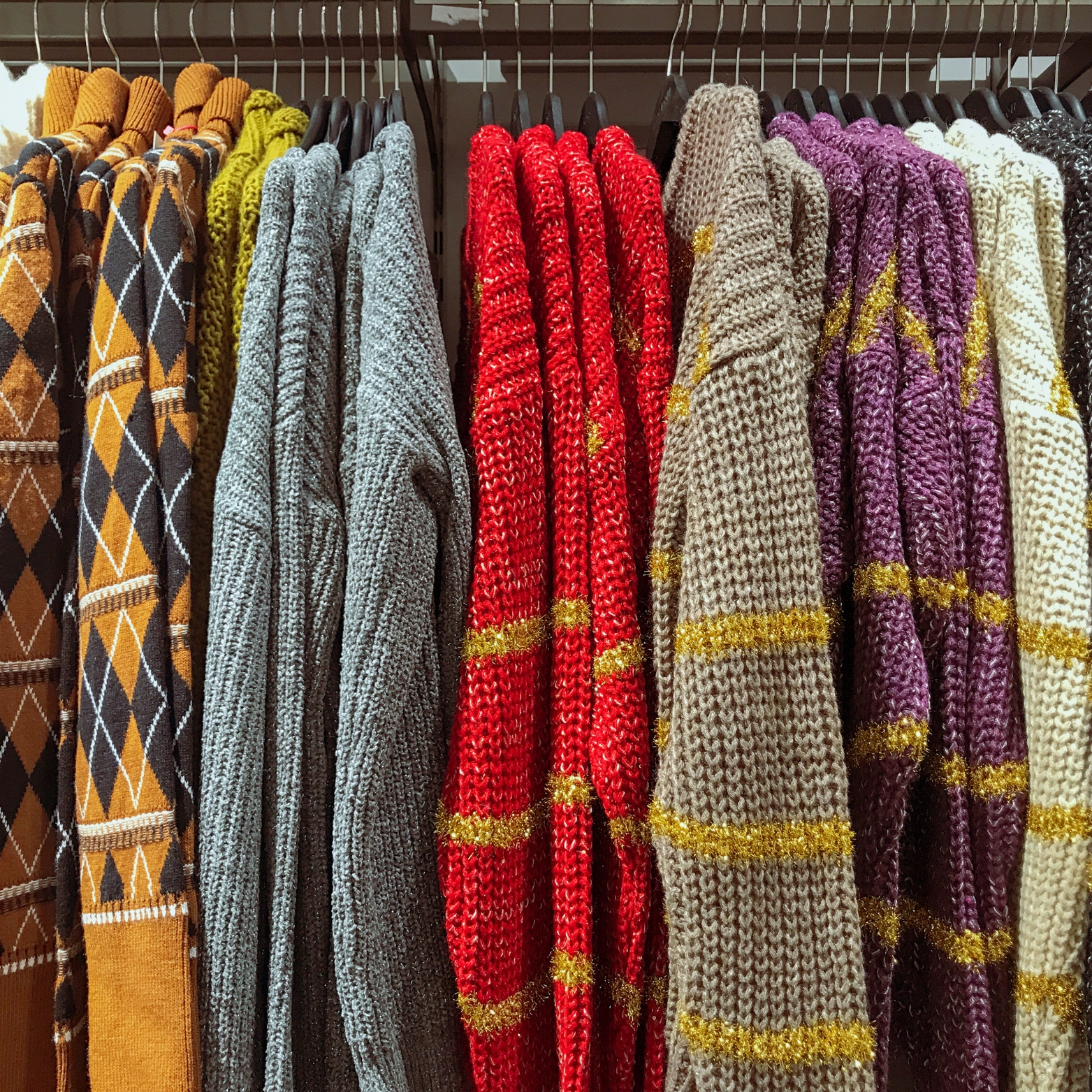 Woven/knitted garments 